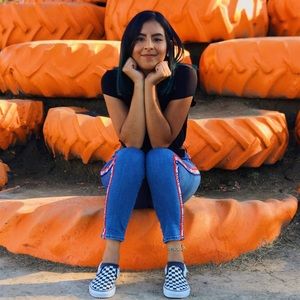 Meet your Posher, Paola